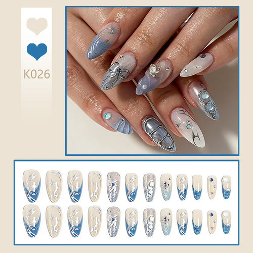 Artful 3D Nail Tips with Delicate Design Bowlift