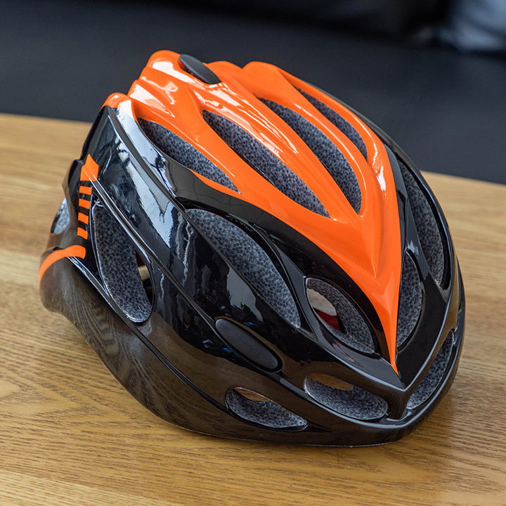 Sporty Cycling Helmet Bowlift
