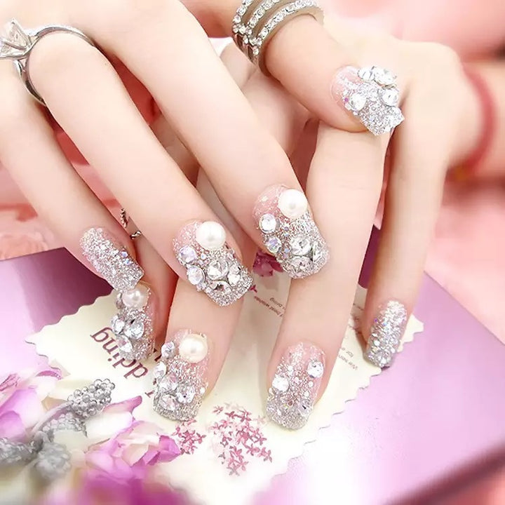 Artificial nails with delicate floral decorations Bowlift
