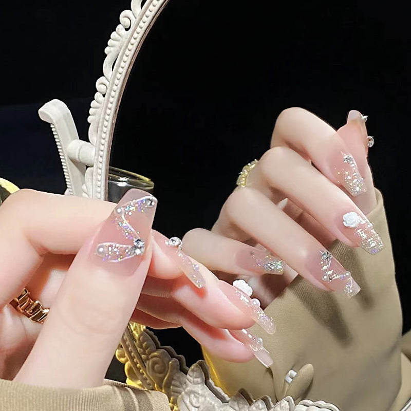 Glamorous artificial nails with sparkling accents Bowlift