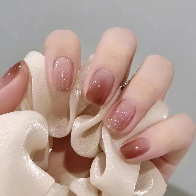 High-gloss artificial nails with rose effect Bowlift
