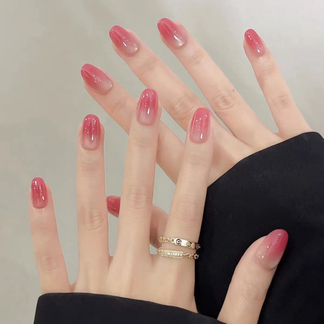 Artificial nails with elegant ombre look Bowlift