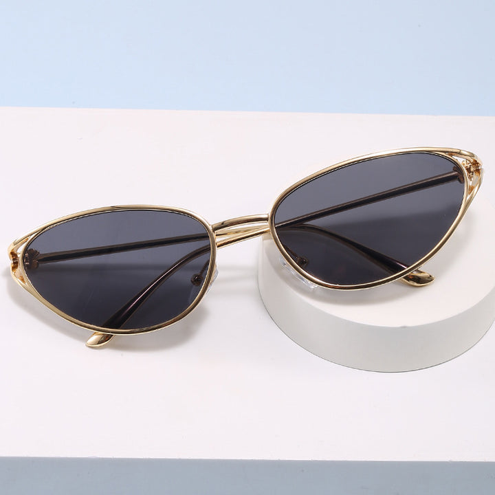 Trendy Cat-Eye Sunglasses with Metallic Frame Bowlift