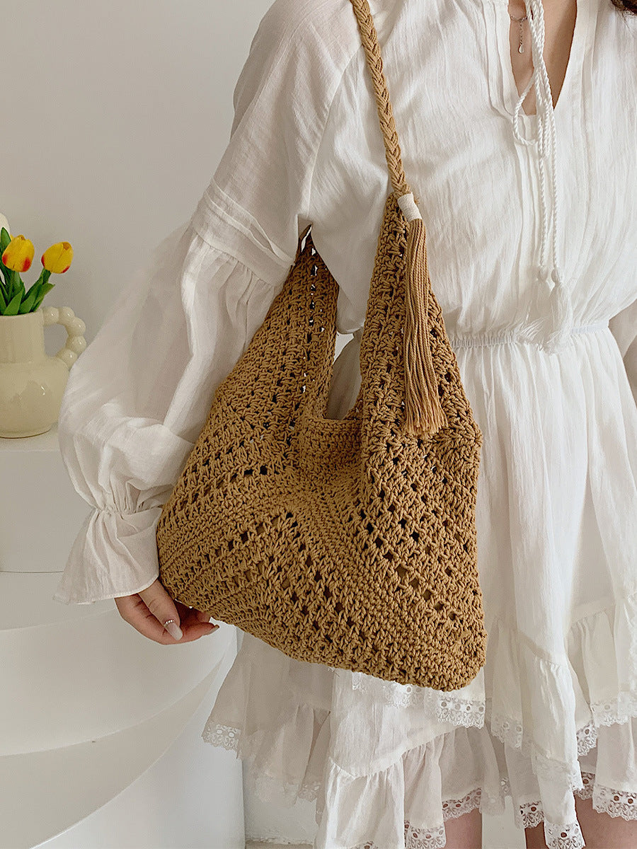 Hand-knotted beach bag with tassels Bowlift