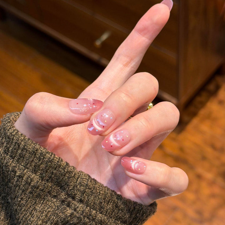 Artificial nails with glamorous glitter effect Bowlift
