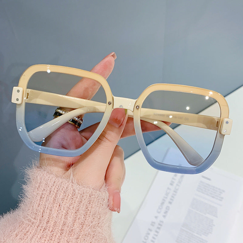 Women elegant oversized glasses Bowlift