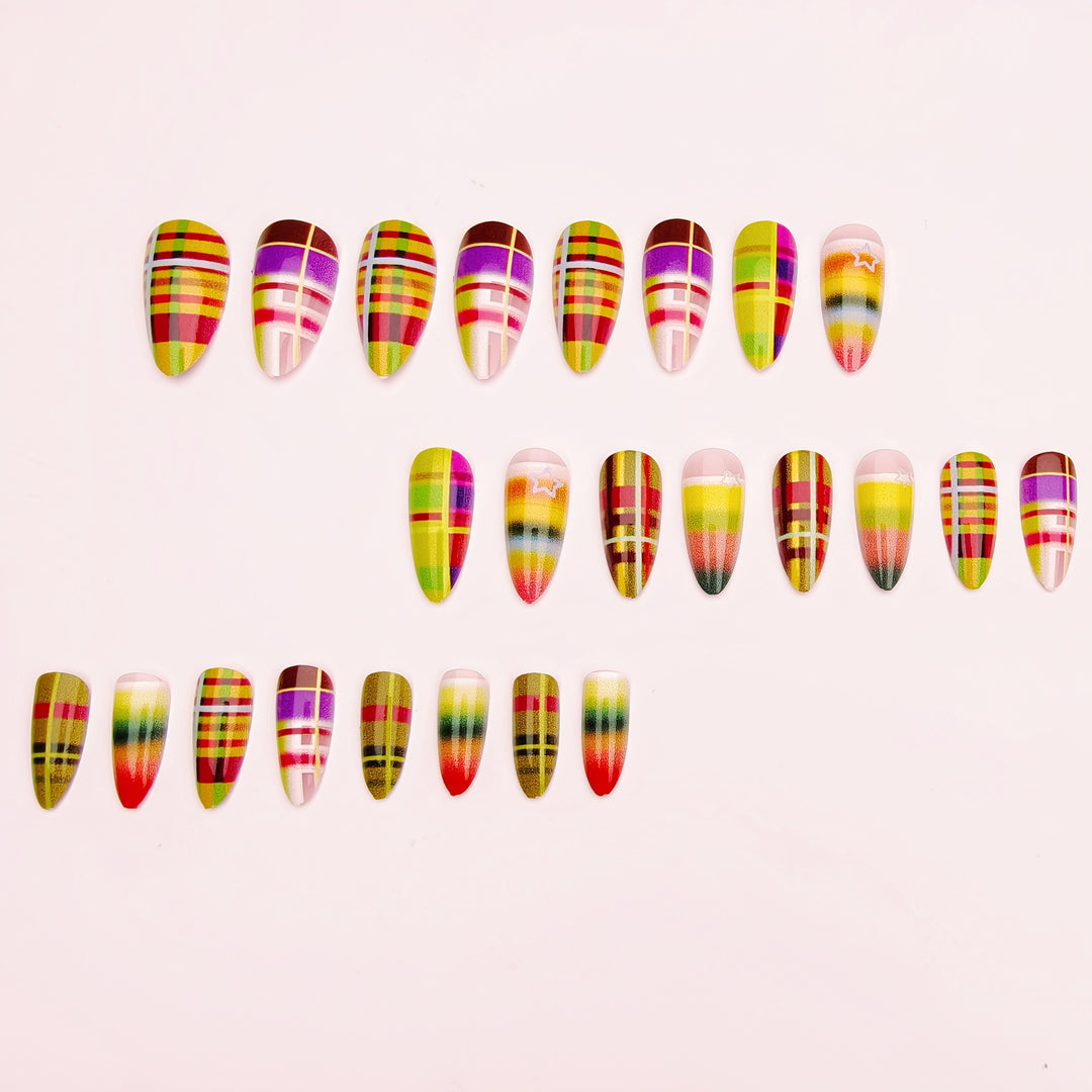 Creative artificial nails with striking plaid pattern Bowlift