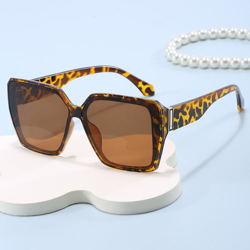 Women's stylish geometric sunglasses in urban style Bowlift