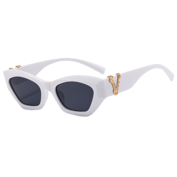 Women's Cat-Eye Sunglasses with Luxurious Details Bowlift