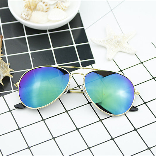 Women's modern pilot sunglasses with gradient lens design Bowlift