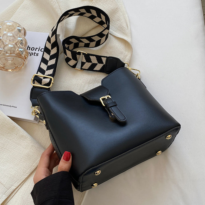 Versatile Chic Crossbody Bag Bowlift