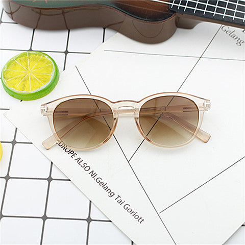 Women fashion sunglasses with elegant, round design Bowlift