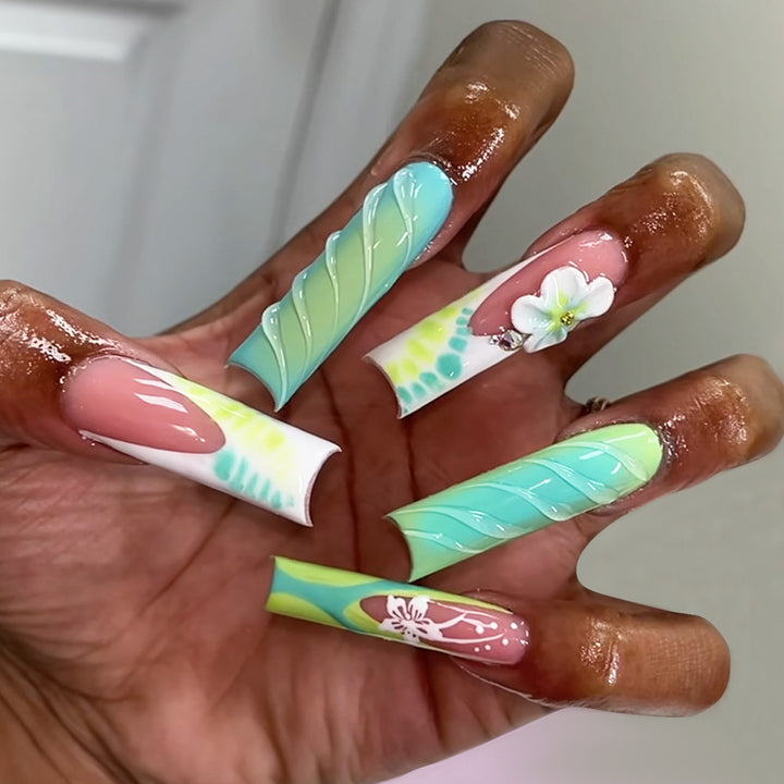 Floral-Themed Press-On Nail Art Set Bowlift