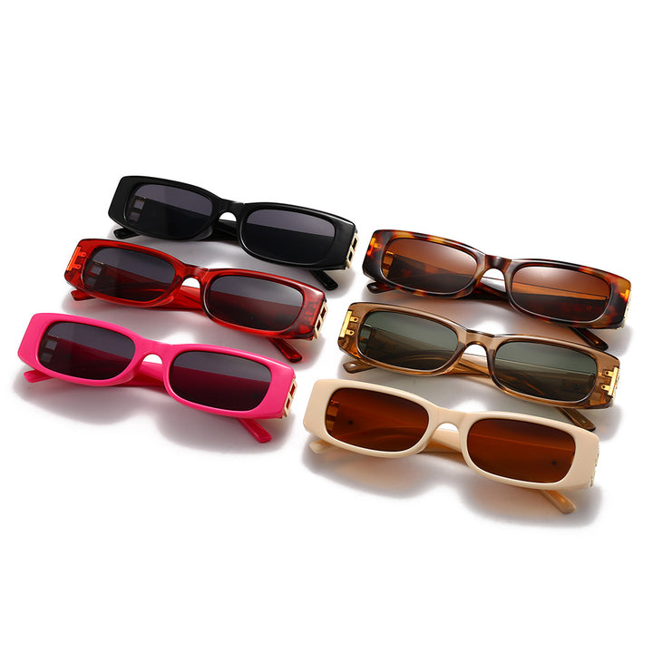Ladies' fashionable sunglasses with luxurious gold-colored accent Bowlift
