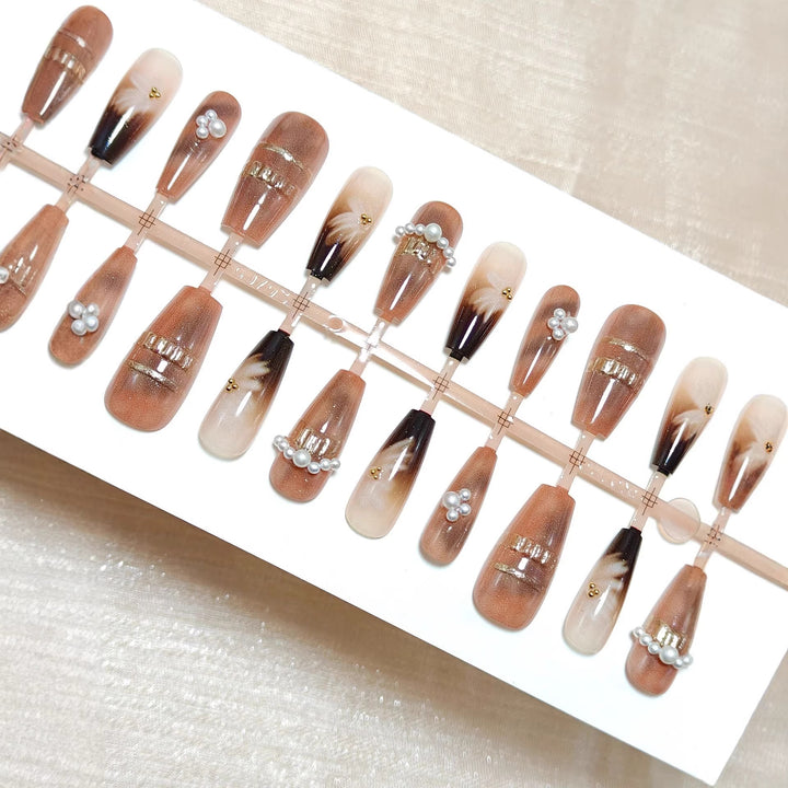 Nail Art Set with Elegant Gradient and Pearled Accents Bowlift