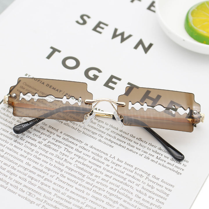 Women's Fashionable Retro Sunglasses in Unique Design Bowlift