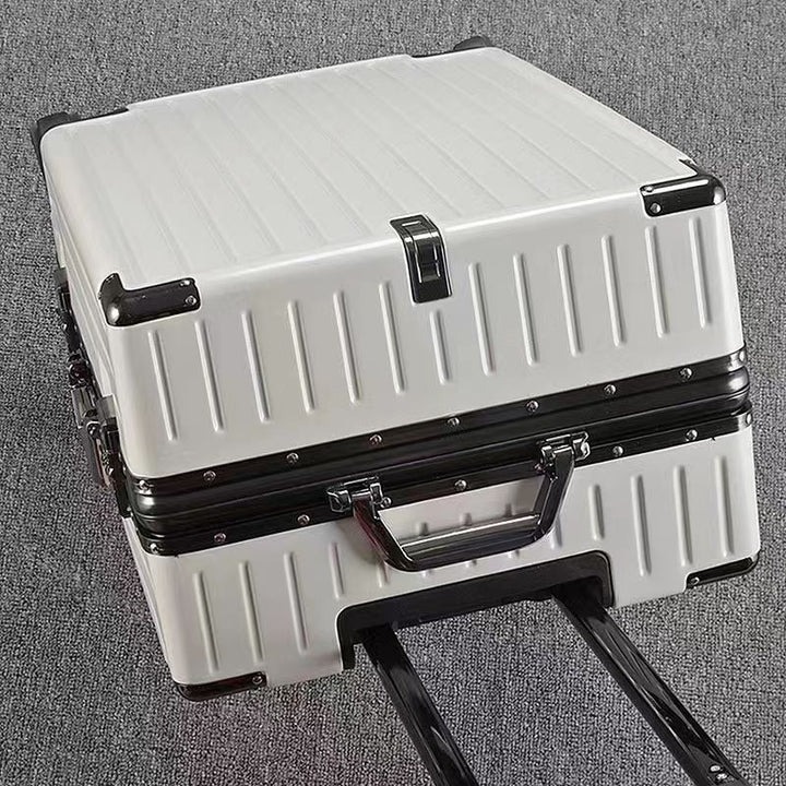 Rugged Expedition Suitcase Bowlift