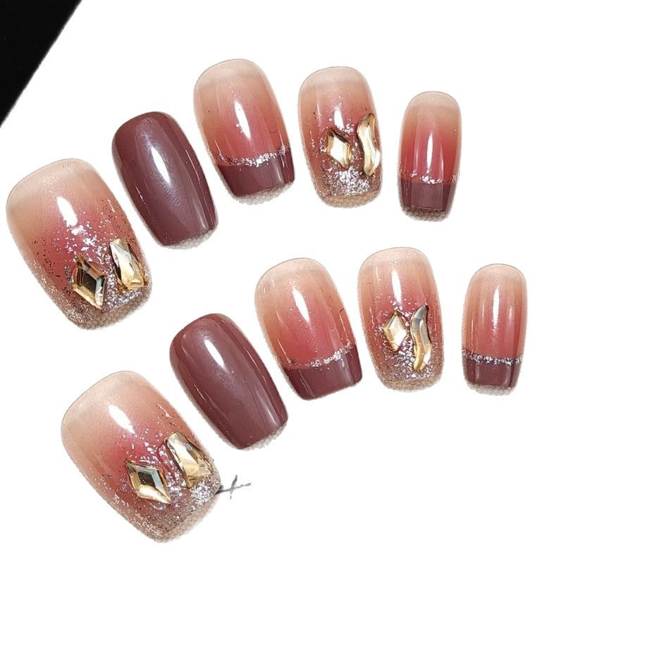 Artificial Nails in Elegant Glitter Design Bowlift