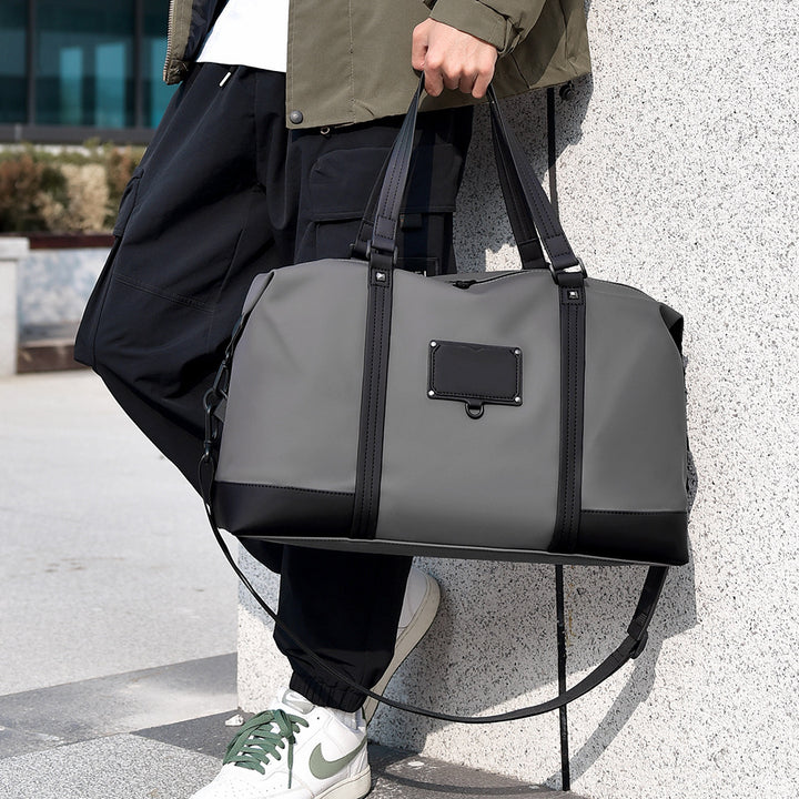 Sporty travel bag with stylish design and sturdy carrying handles Bowlift