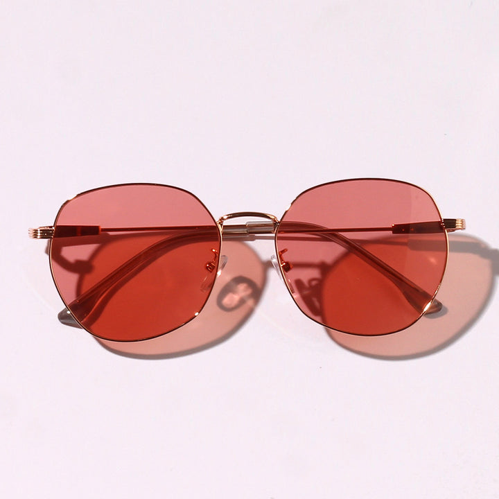 Women's striking geometric sunglasses with UV protection Bowlift
