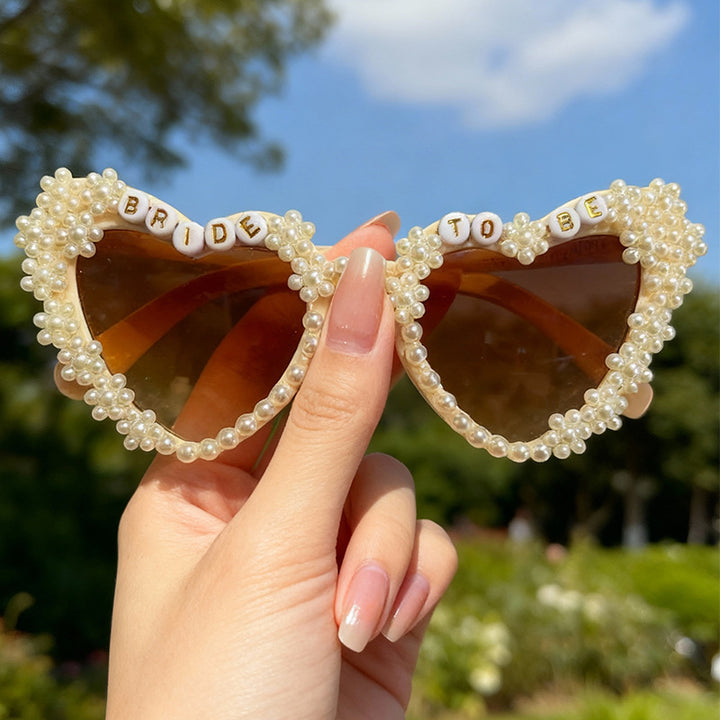 Decorative Heart-Shaped Bride-To-Be Sunglasses Bowlift
