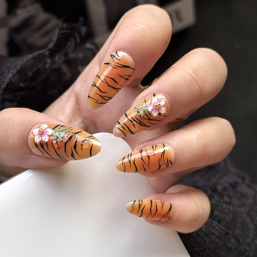 Floral Design Press-On Nail Set Bowlift