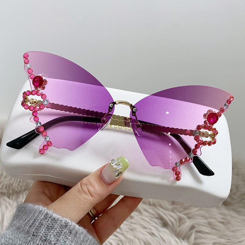 Ladies extravagantly designed sunglasses Bowlift