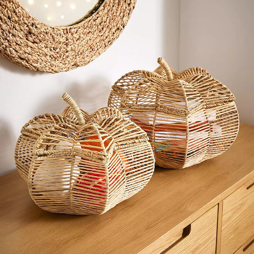 Handcrafted fruit basket in pumpkin design Bowlift