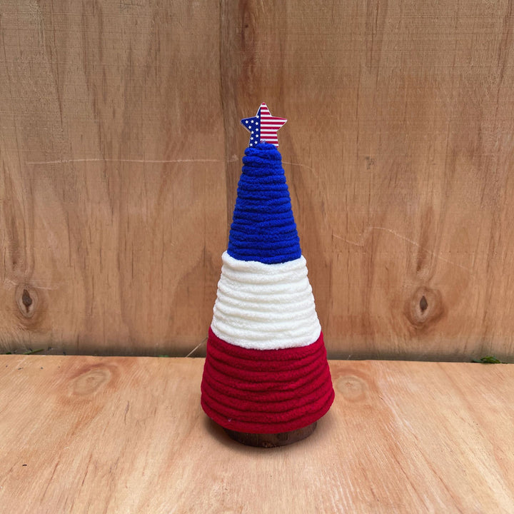 Unisex festive table tree made of knitted fleece with star topper and wooden base Bowlift