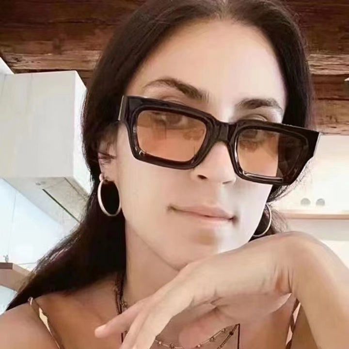 Ladies fashionable rectangular sunglasses with wide frame and protective UV filter Bowlift