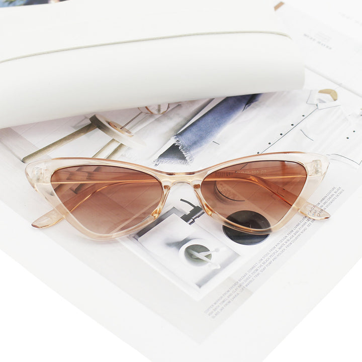 Women's Cat-Eye Sunglasses with Carefully Designed Frame Bowlift