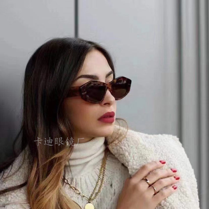 Women's geometric sunglasses with unique, futuristic design Bowlift