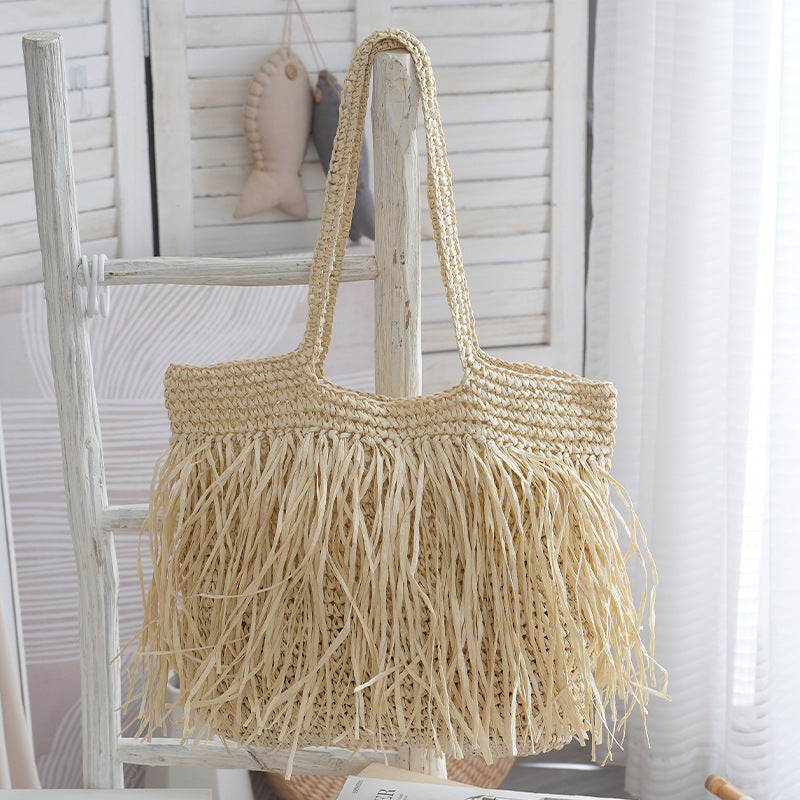 Handmade beach bag with fringed designed pattern Bowlift