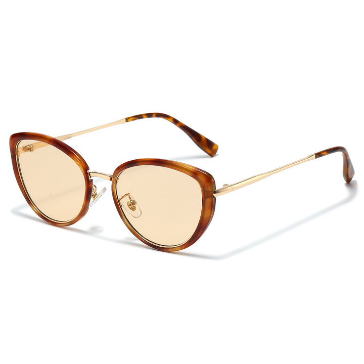 Fashion-Forward Cat-Eye Sunglasses with Trendy Tortoiseshell Frame Bowlift