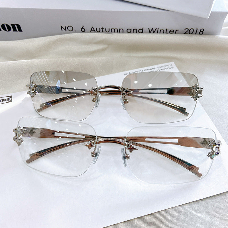 Fashionable oversized sunglasses with elegant design Bowlift