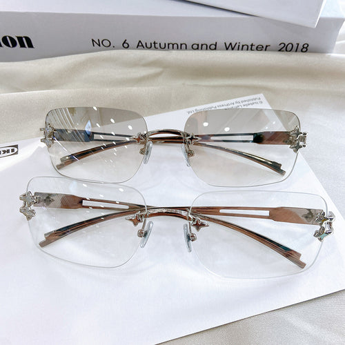 Fashionable oversized sunglasses with elegant design Bowlift