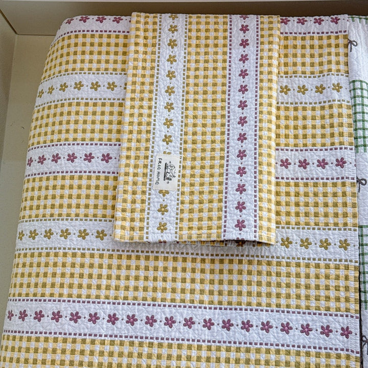 Ladies cuddly blanket with cute horse motif Bowlift