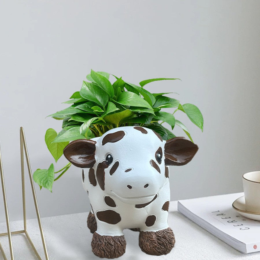 Flower pot in the shape of a cow Bowlift