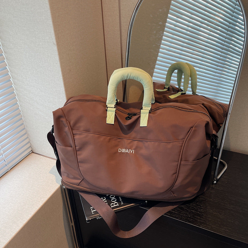 Athletic Travel Bag With Adjustable Shoulder Strap Bowlift