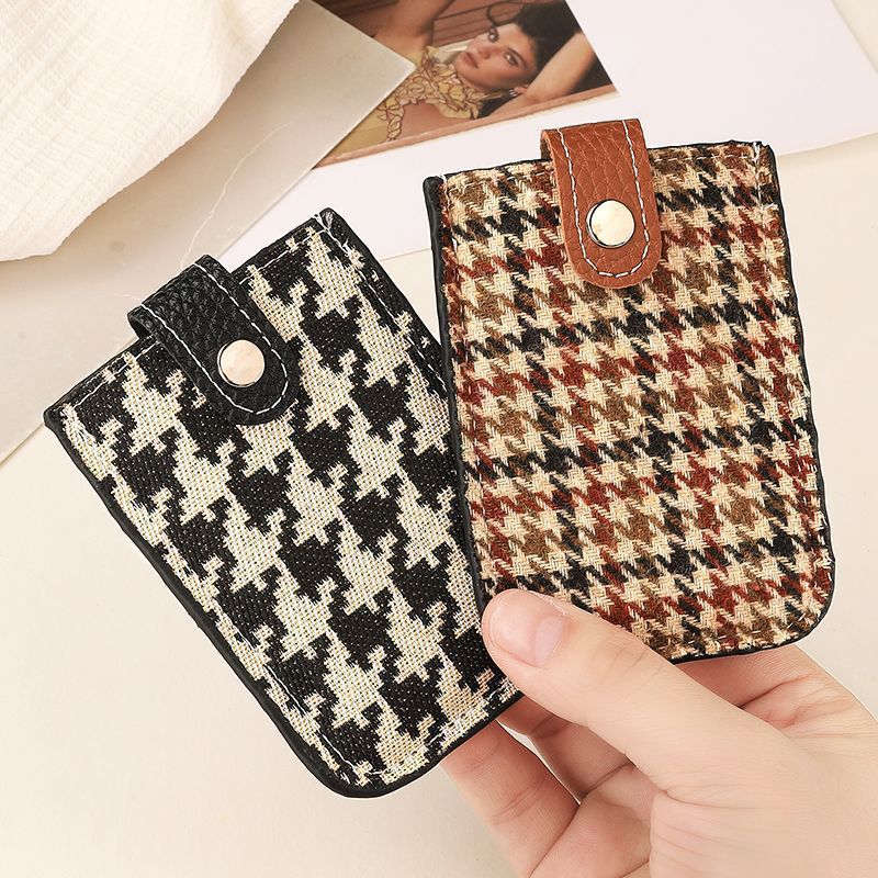Elegant Textured Cardholder Bowlift