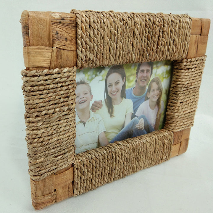 Artful decorative picture frame Bowlift
