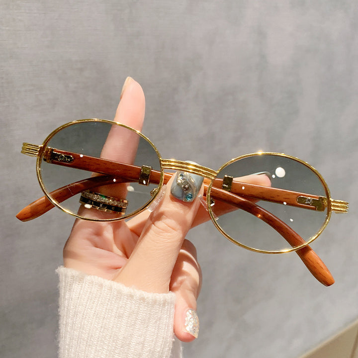 Ladies fashionable sunglasses with elegant shine and comfortable temples Bowlift