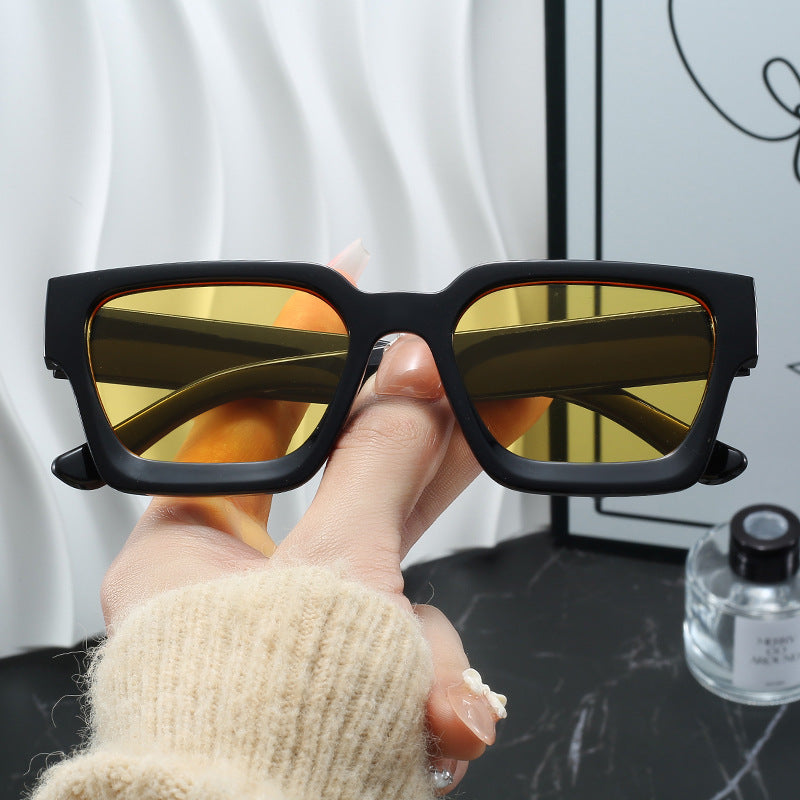 Women Stylish Oversized Sunglasses with Square Frame Bowlift
