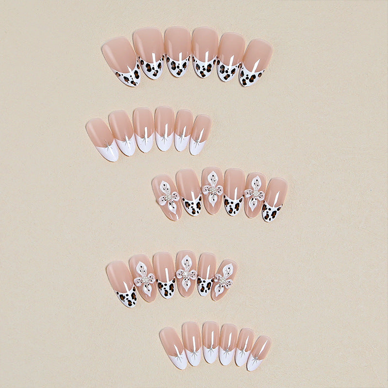 Glamorous artificial nails Bowlift
