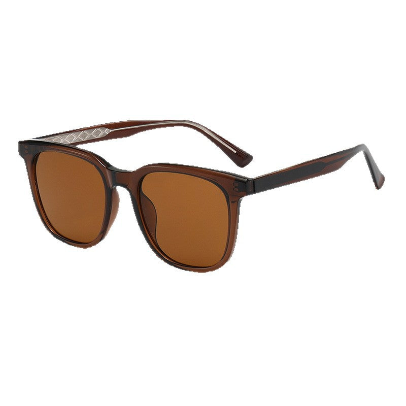 Ladies fashionable sunglasses in modern rectangular style Bowlift