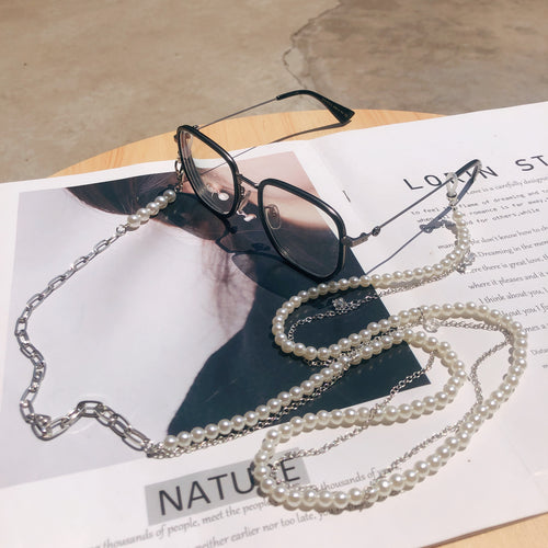 Elegant Pearl Accented Eyewear Chain Bowlift