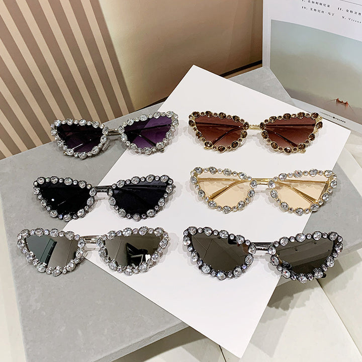 Ladies Glamorous Cat-Eye Sunglasses with Sparkling Rhinestone Details Bowlift