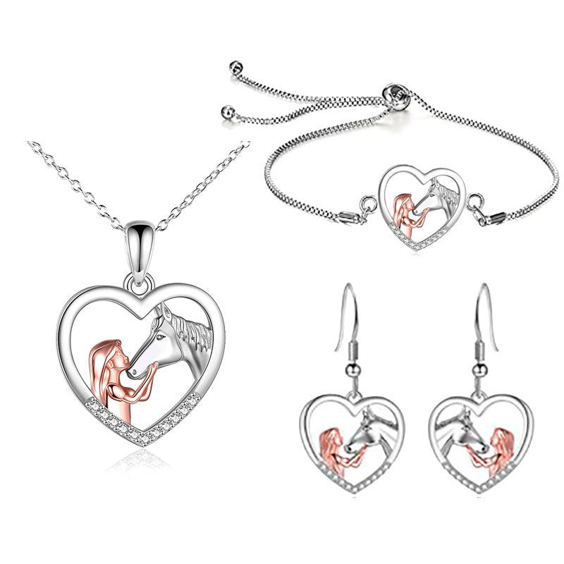 Heart-Shaped Horse Lover's Adjustable Bracelet Bowlift