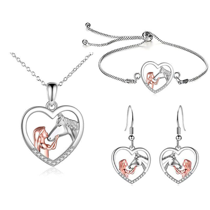 Heart-Shaped Horse Lover's Adjustable Bracelet Bowlift