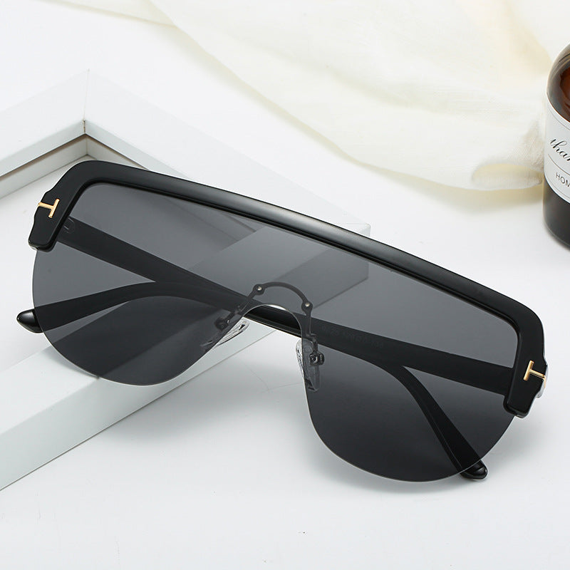 Contemporary Full-Frame Shield Sunglasses Bowlift